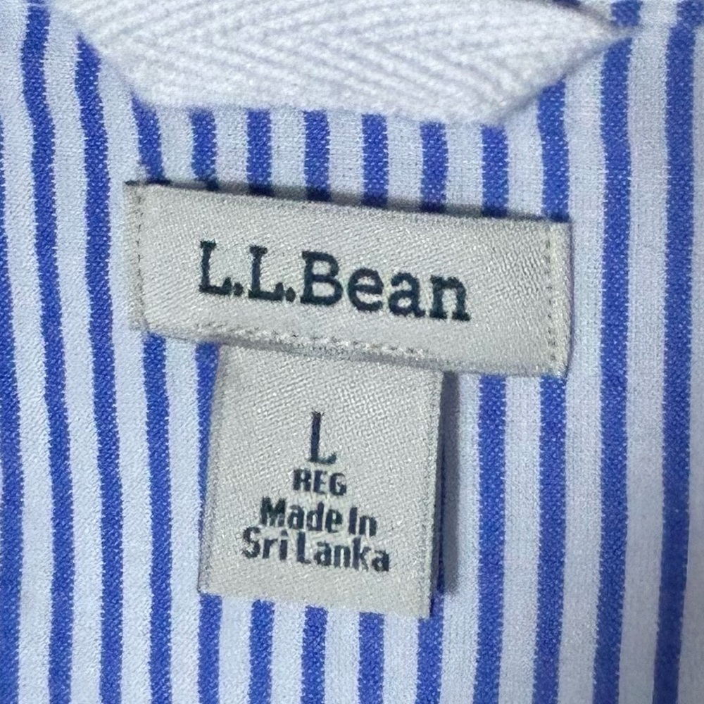 L.L. Bean women’s blue and white striped windbreaker, size large, 100% cotton. - Picture 5 of 8
